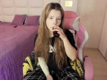 CuddlyKitten webcam model stream image