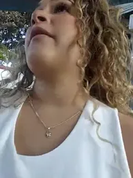 Sara_smiiith211 webcam model stream image
