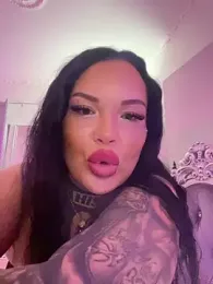 _MelinaCurves_ webcam model stream image