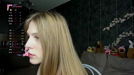 EvaTheHeart webcam model stream image