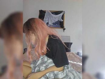 Leah-2 webcam model stream image