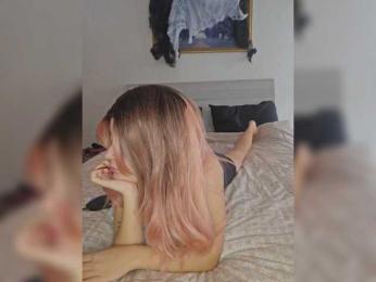 Leah-2 webcam model stream image