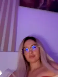 mollyxxx webcam model stream image