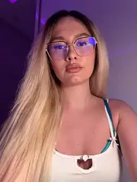 mollyxxx webcam model stream image