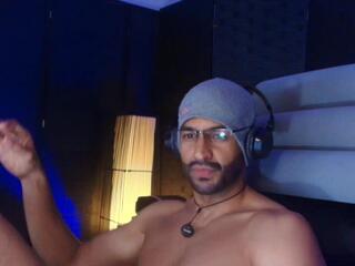 Ralf E webcam model stream image