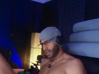 Ralf E webcam model stream image