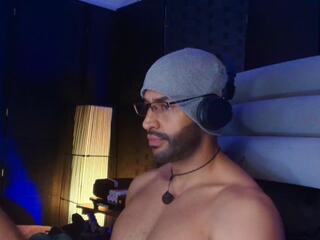 Ralf E webcam model stream image