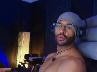 Ralf E webcam model stream image