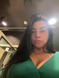 CrazzyChicks webcam model stream image