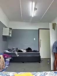 youngAndReckles webcam model stream image