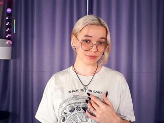 Ashleigh Connington webcam flirt4free model stream image