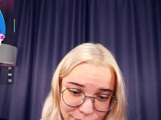 Ashleigh Connington webcam model stream image