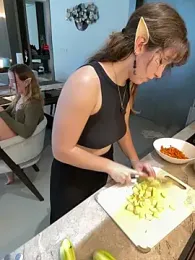 Nura_n_Sarah webcam model stream image