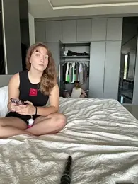 Nura_n_Sarah webcam model stream image