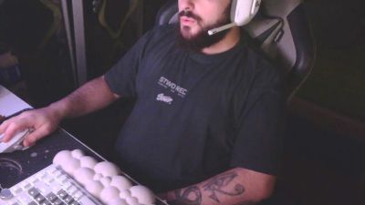 yosi001 webcam model stream image