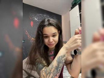 MilleMiMiMi webcam model stream image