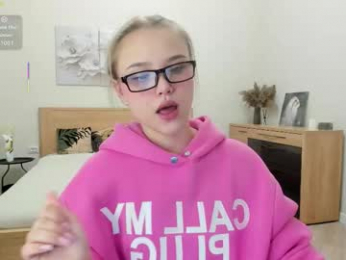 flooora_0 webcam model stream image