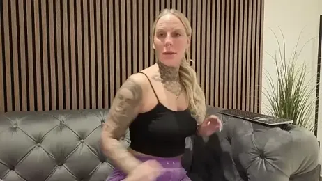 Lara-CumKitten webcam model stream image