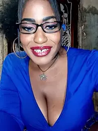AmazonianMistress webcam model stream image
