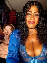 AmazonianMistress webcam model stream image