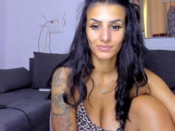 alphaqueenx webcam model stream image