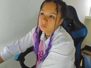 charis-bellota webcam model stream image