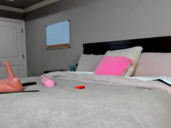 kyliebkillinit webcam model stream image