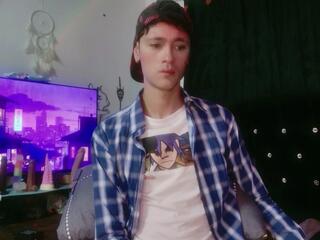 Tyler Thin webcam model stream image