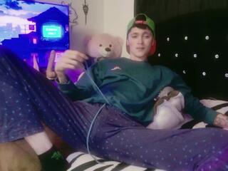 Tyler Thin webcam flirt4free model stream image