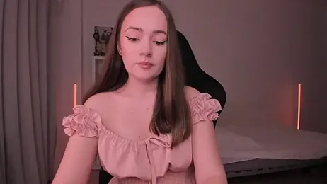 WalkingGirl webcam model stream image