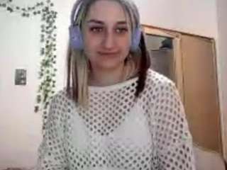 kerrieneloms webcam model stream image