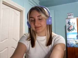 kerrieneloms webcam model stream image