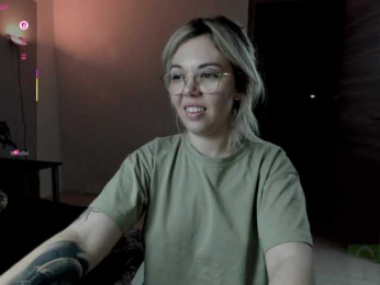 AnyaTaylorJoy_ webcam model stream image