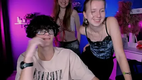 gloria_bubble webcam model stream image