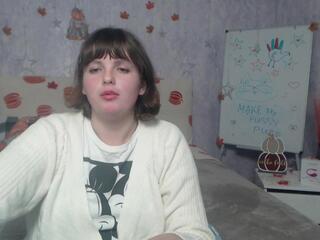 Stacey L webcam model stream image