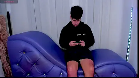 Yourslust_ webcam model stream image