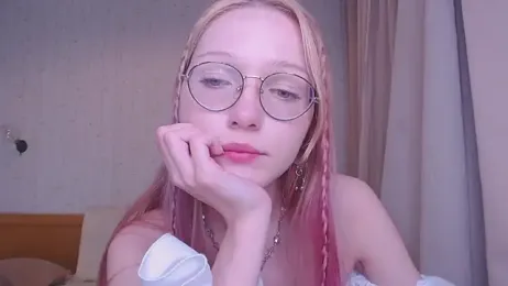 Cut1e-beauty- webcam model stream image