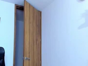 andrewdiaz_ webcam model stream image