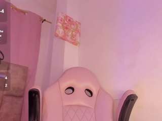 mia-royal webcam camsoda model stream image