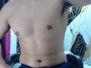 Syimon W webcam model stream image