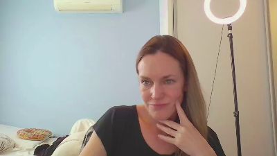 CrazyAnny1 webcam model stream image