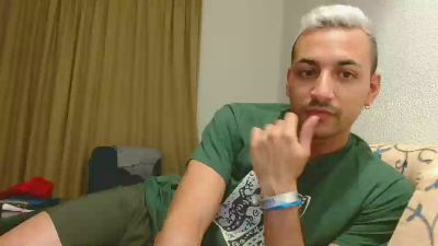 Luca_2730 webcam cam4 model stream image