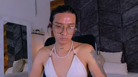 LauraaGomezz__ webcam model stream image