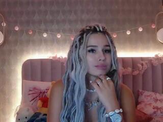 Nikki Alman webcam model stream image