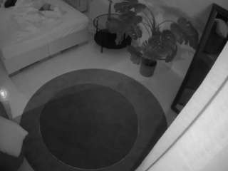 voyeurcam-julmodels-whitebed-5 webcam model stream image