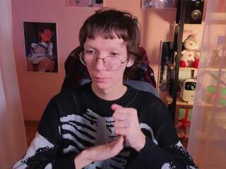 Tom Tomas webcam model stream image