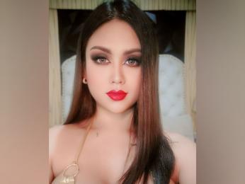 IsaRoyale webcam model stream image