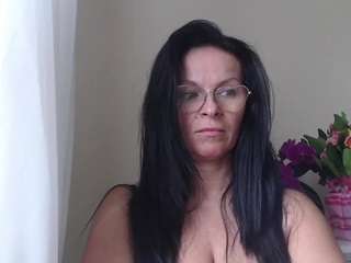 glamhelen webcam model stream image