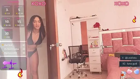 LunaGudi webcam stripchat model stream image