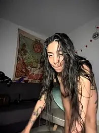 kiaraglam2 webcam model stream image